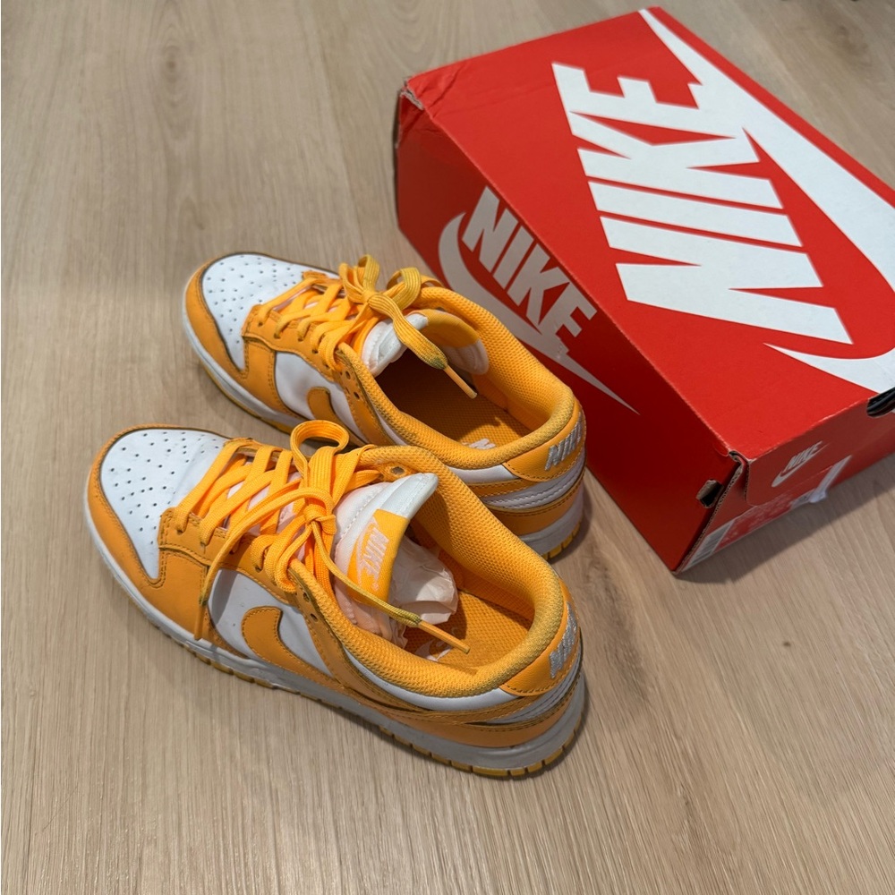 Nike Laser Orange Dunk Low - Picture 3 of 6